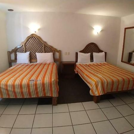 Hotel Omni Morelia Esterno foto