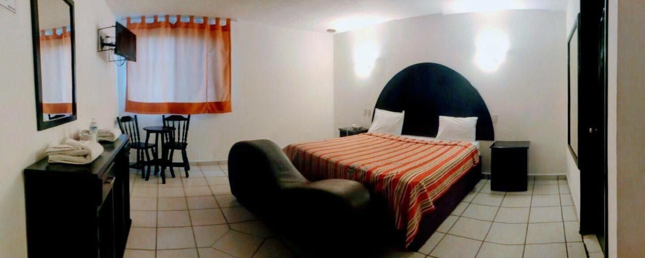 Hotel Omni Morelia Esterno foto
