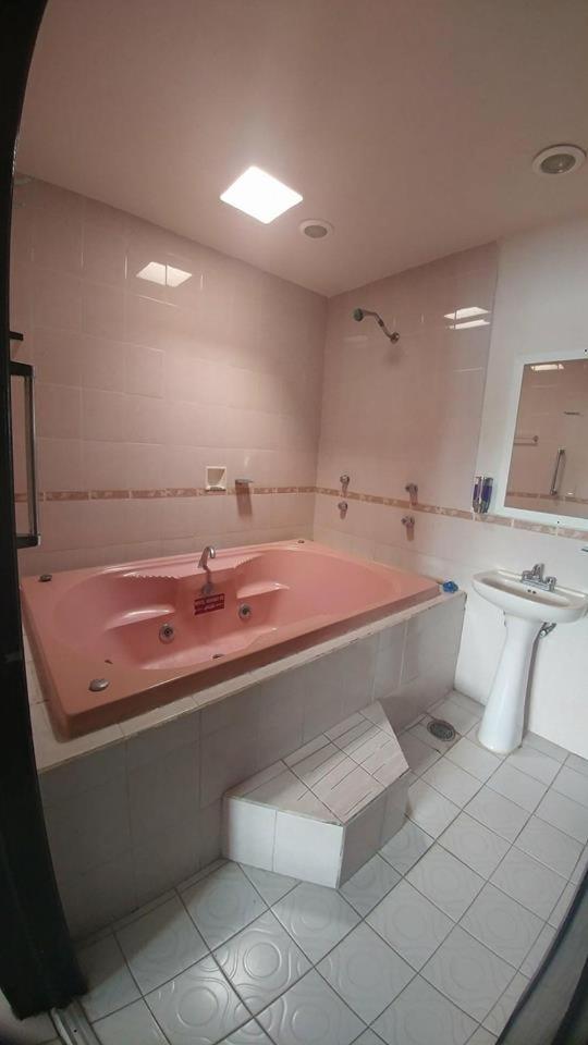 Hotel Omni Morelia Esterno foto
